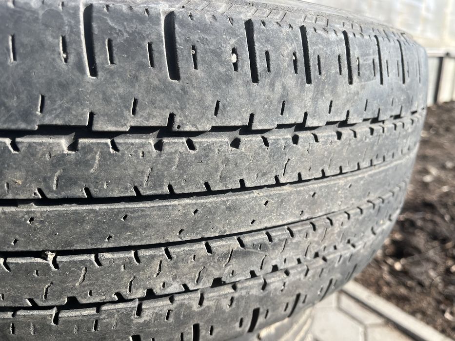 Продам коплект летней резины Triangle 215/70R16