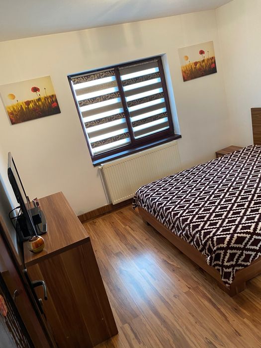 Vând apartament 3 camere decomandat – zonă centrală, lângă Piața Mare, Târgu Jiu