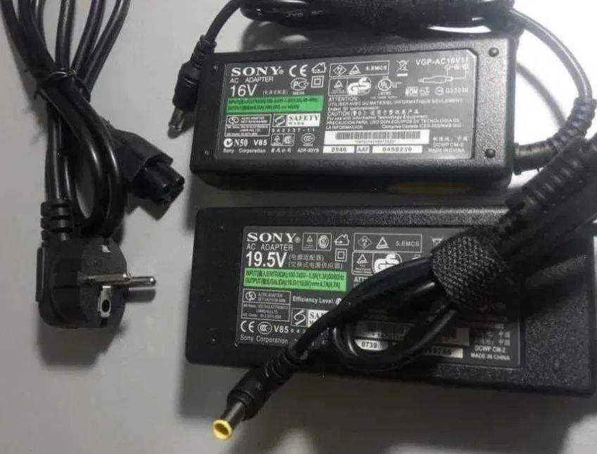 Зарядка, блок питания на ноутбук Sony Vaio и шнур питания