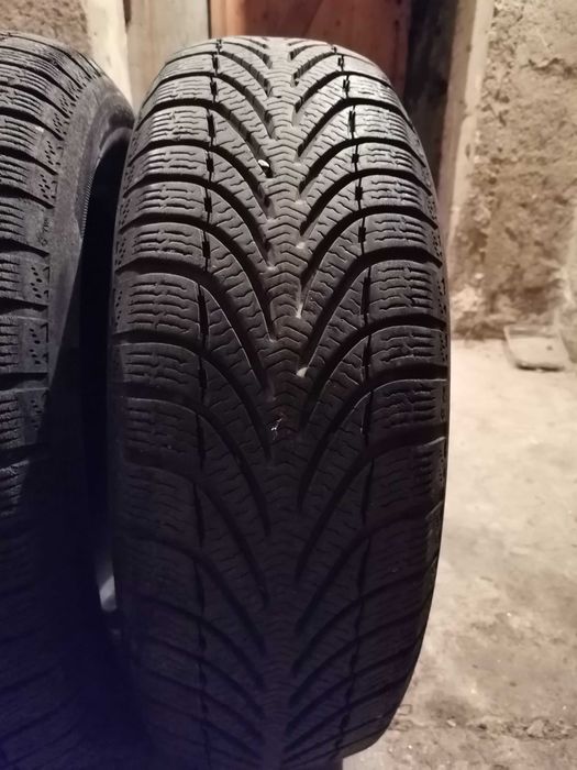 Продавам 2 броя зимни гуми 185.65.15 на 1 сезон дот 2019 Goodrch