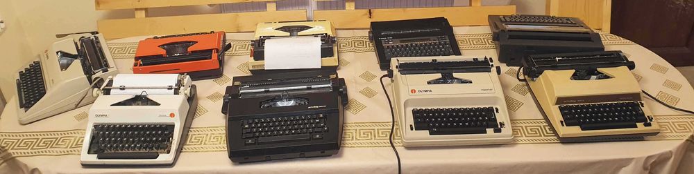 Masina de scris , import Germania, impecabila