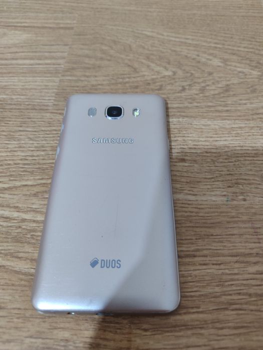Продам Самсунг J5