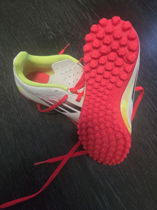 Ghete fotbal adidas f50 marime 33