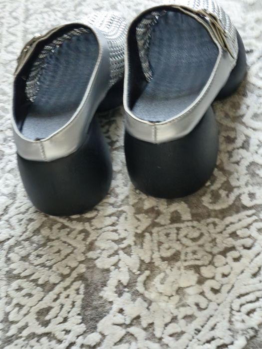 Продам сабо.      .