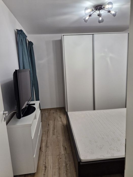 De inchiriat apartament cu 3 camere pe Aradului