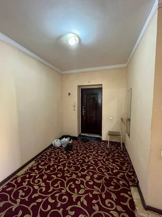 3/2/8 (2 этаж). Сергели 6. Дом кирпичный, квартира 80 м².