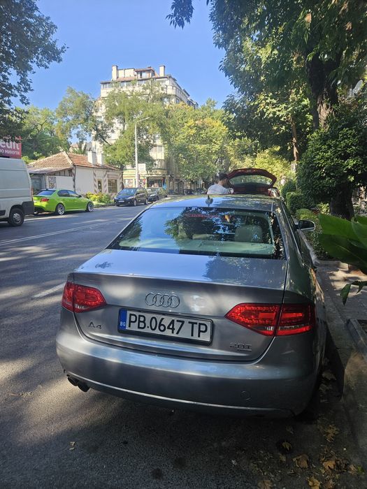 Автомобил Ауди А4