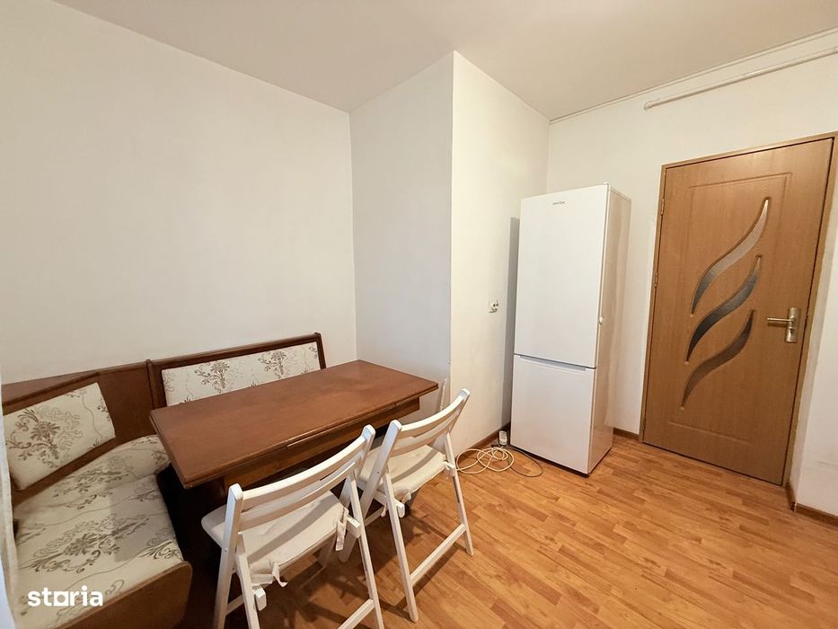 Inchiriez apartament cu 2 camere, decomandat in 7 Noiembrie, etaj 3
