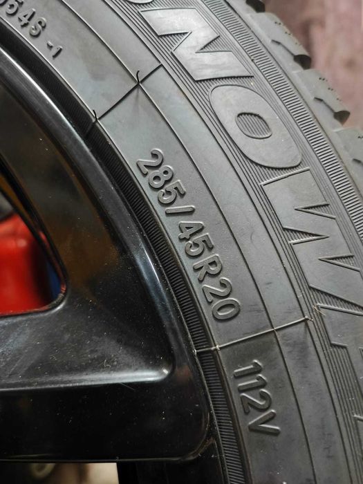 Vând roți complete VW Touareg