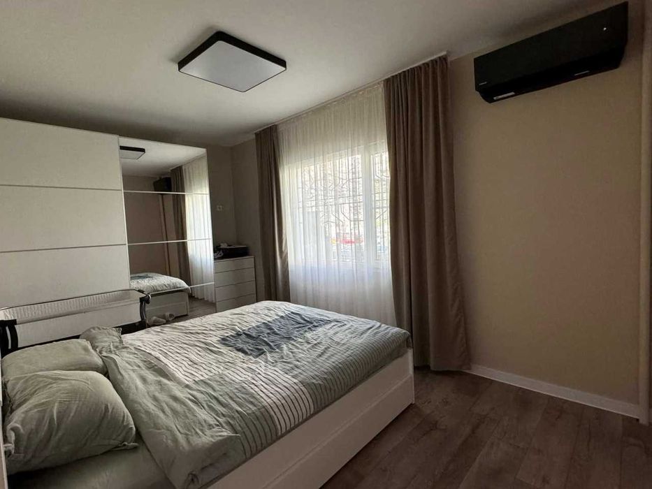 Продава се Тристаен апартамент в Пловдив, Тракия - 93 кв.м за 845 €/кв.м - Снимка #2