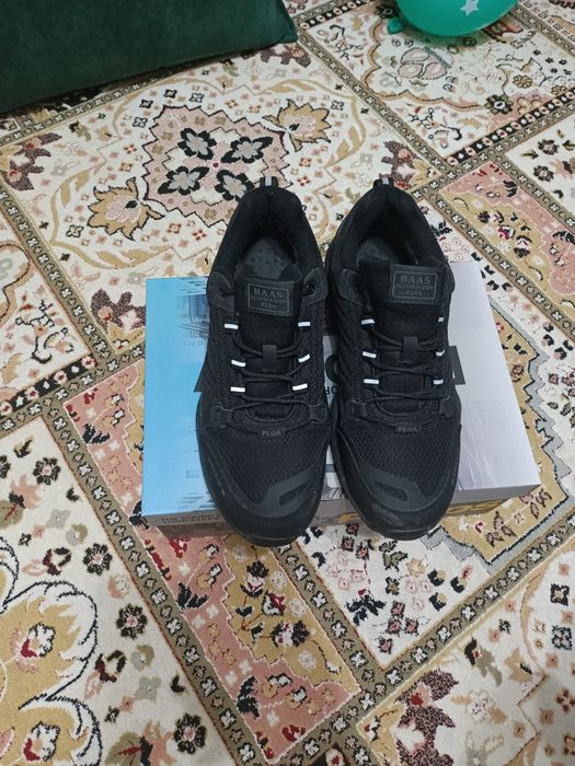 Продам кроссовки мужские