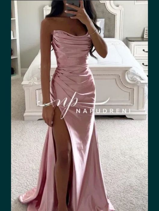 Розова елегантна