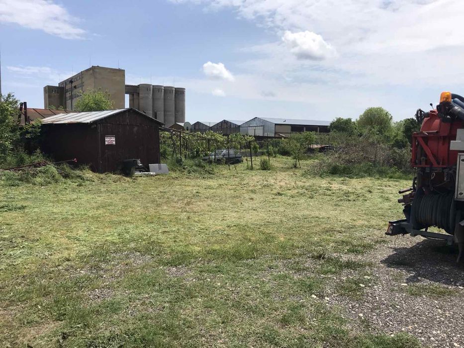 Косене на трева. Рязане на дървета