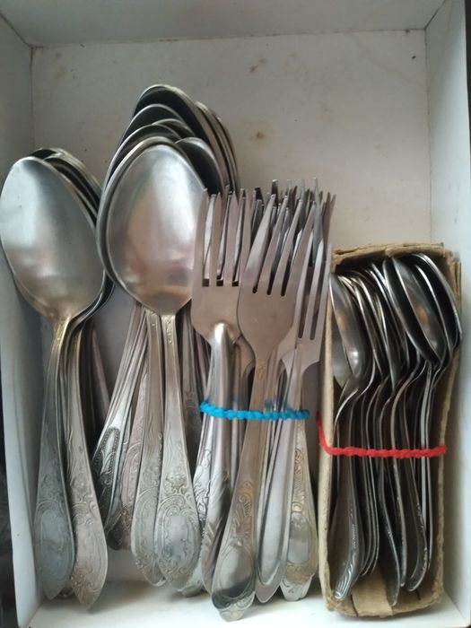 Столовые приборы