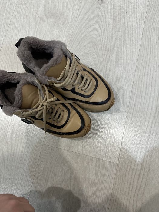 Кросовки зимние женские