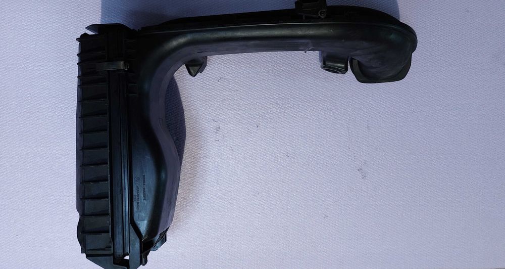 Carcasa filtru aer BMW F01 F07 F10 F25 F30 F32 Cod 8507565