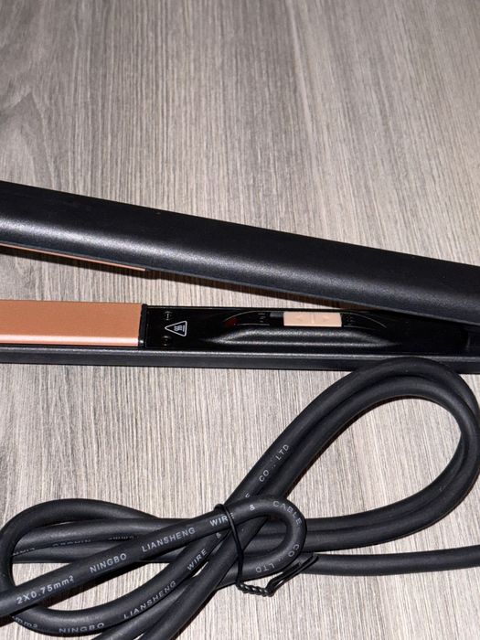 Placă de îndreptat părul