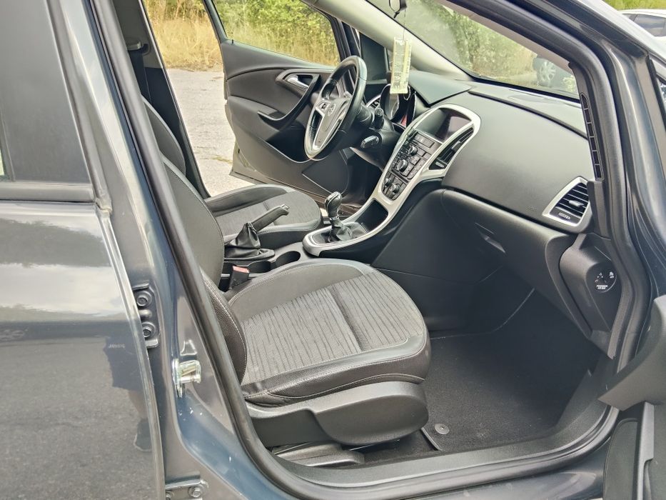 Opel Astra j 2015 1.6 дизел