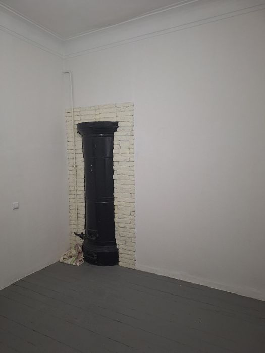 Продаётся 2-х комнатная квартира в центре города Чирчика