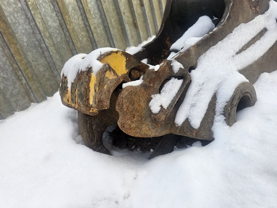 Быстросём на эксковатор хундаи 140