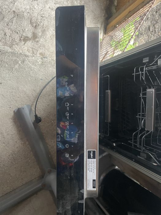 Sadomialna 60sm Miele .     Indesit   .         Whirlpool.