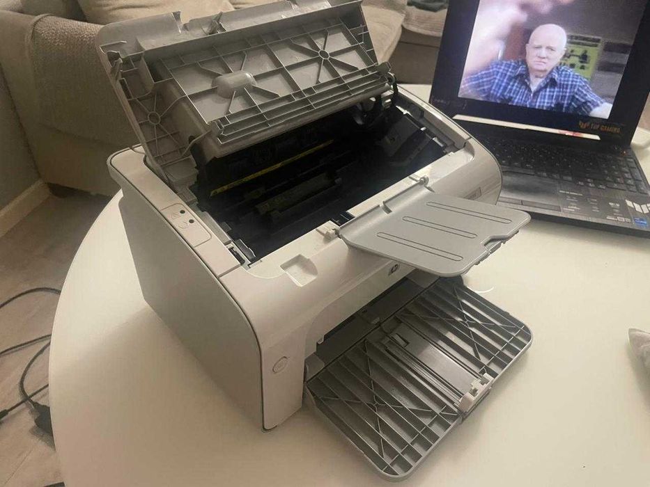 Принтер HP P1102