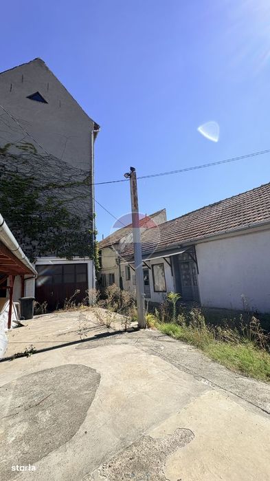 Cladire in zona centrală Mediaș - 363 mp construiți , curte 325mp