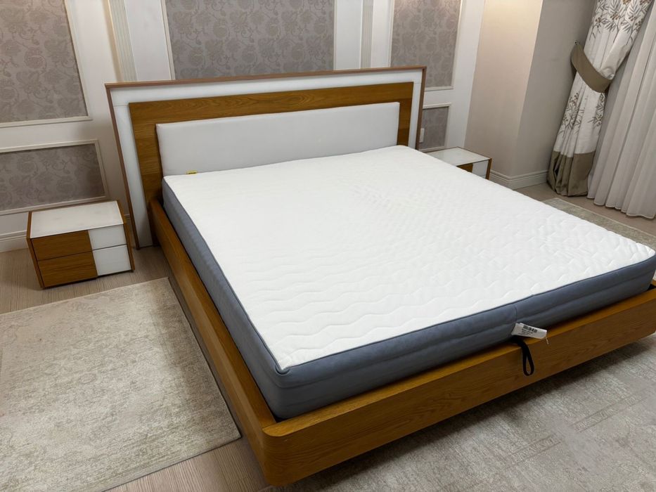 Кровать с тумбами