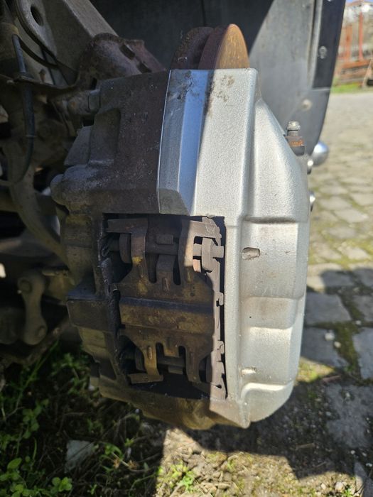 Спирачни апарати за Infiniti FX50