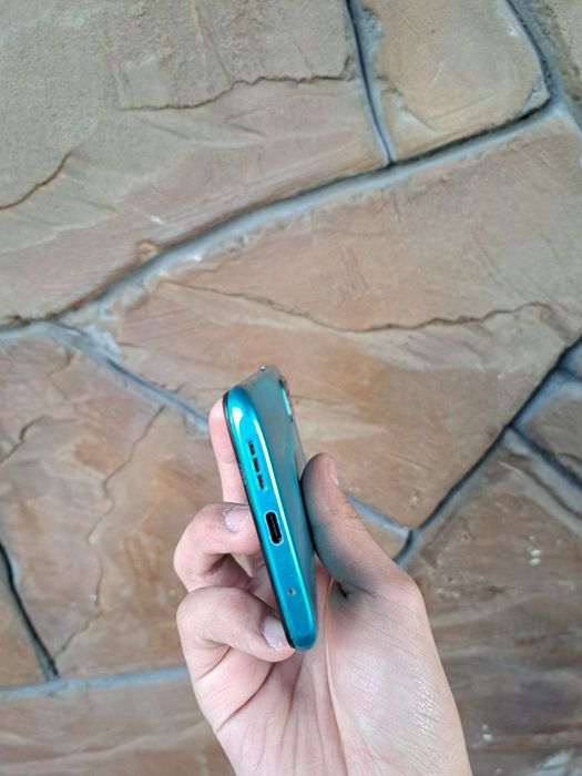 Срочно продам телефон redmi 9t