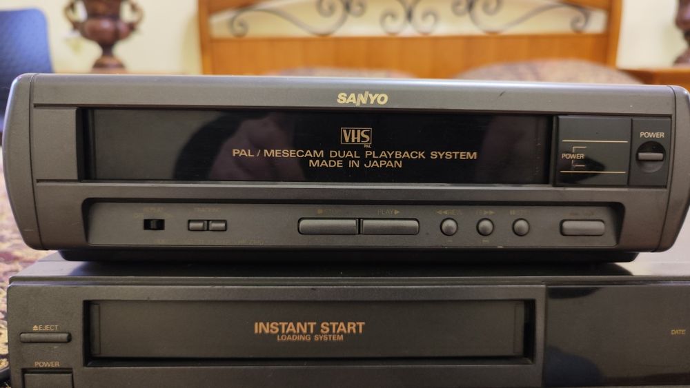 Видеомагнитофон 2 шт