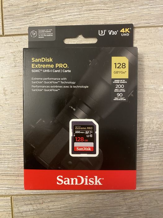 Card memorie SanDisk 128 gb.