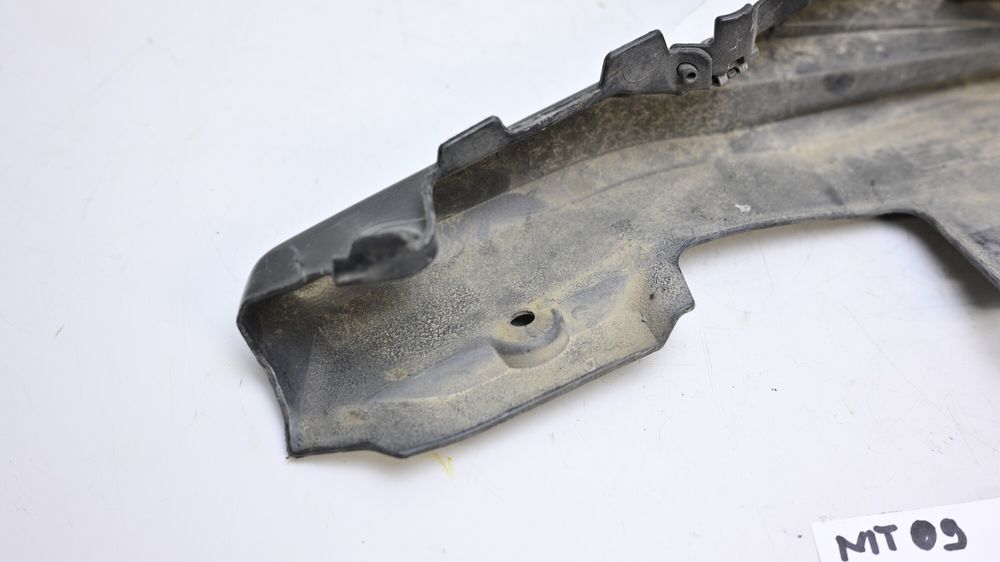 Carena Codita Spate Stanga Yamaha MT09 2014 - 2016