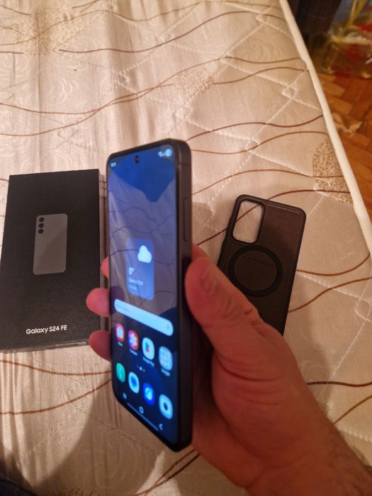 Samsung S24Fe  8/128gb