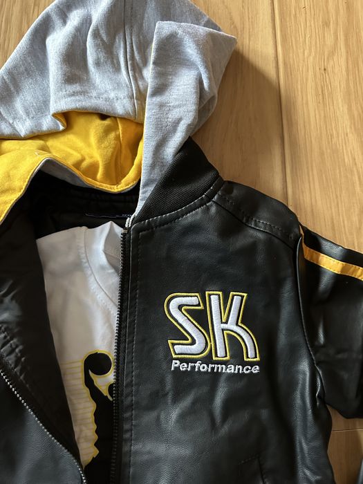 Set jacheta piele ecologica cu pantaloni blug si tricou