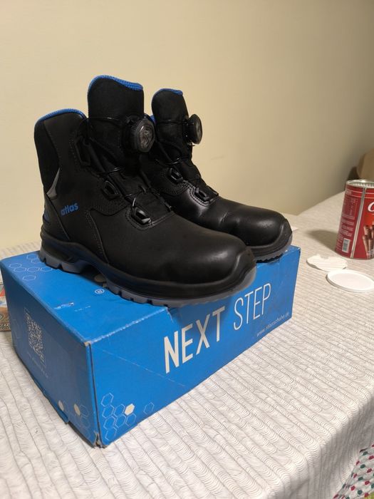 Vând bocanci de lucru Atlas Boa Blue noi 40