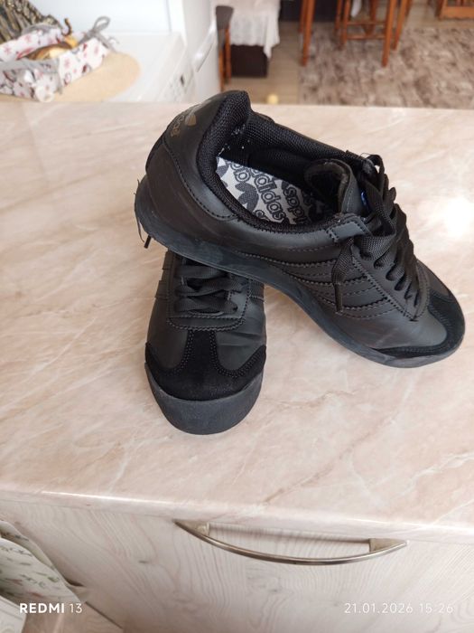 Маратонки Адидас 9