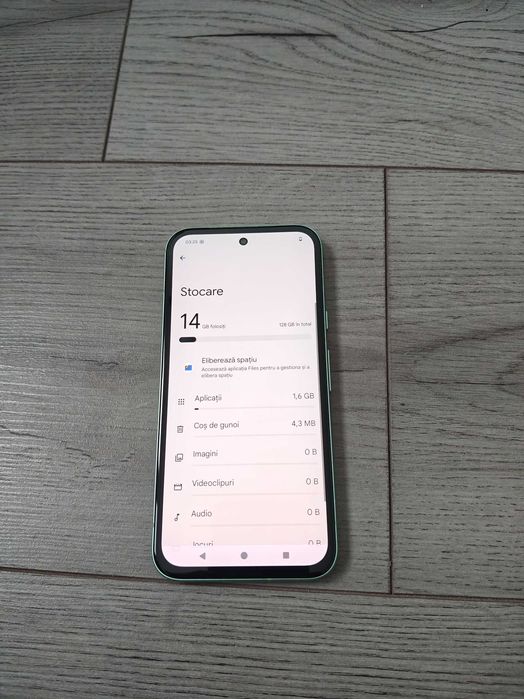 Google Pixel 8a verde