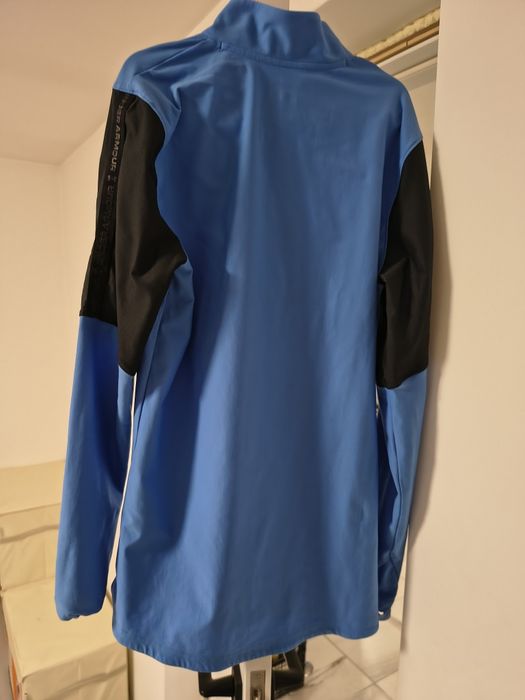 Bluza under armour mărimea S in stare foarte buna