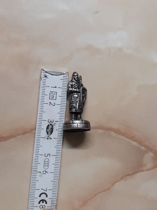 Метални шахматни фигури