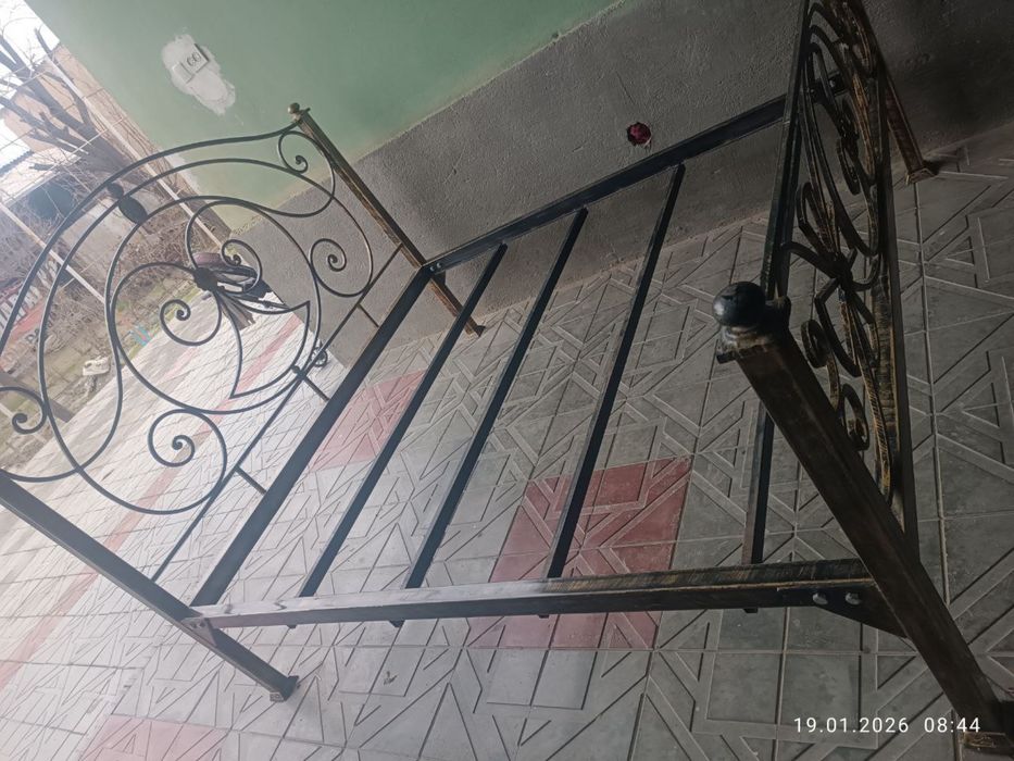 Срочно сотилади состоянияси спальня и люлька янги , стол стул ишлатилг