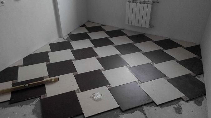 Кафель, стяжка ишлари киламиз.