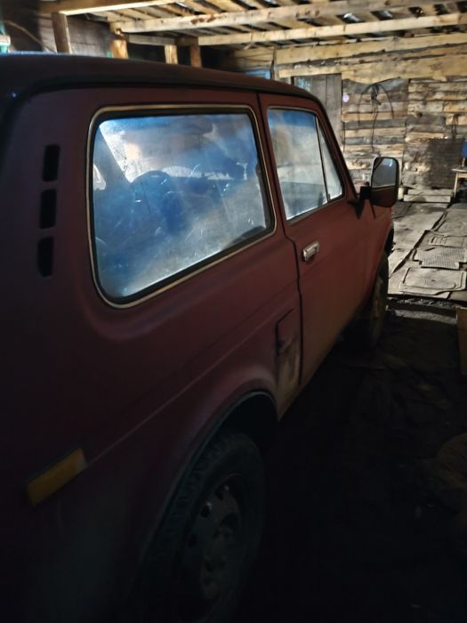 Продам ниву 2121