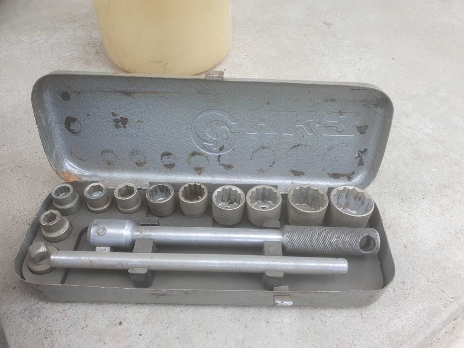 Продам набор шоферского инструмента