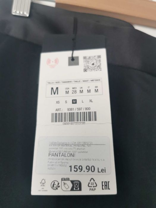 Pantaloni eleganți de costum