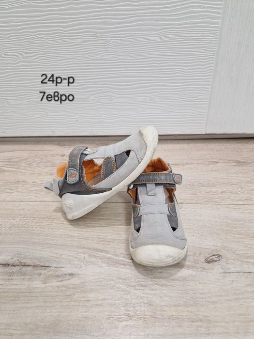 Сандали, маратонки в запазено състояние