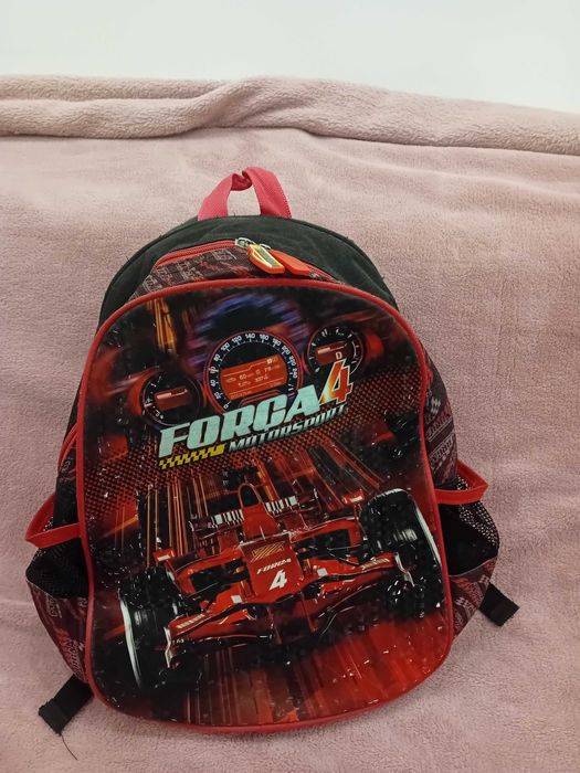 Дамски чанти и детска раничка