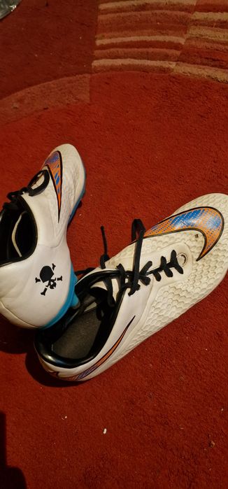 Бутонки Nike!!!!