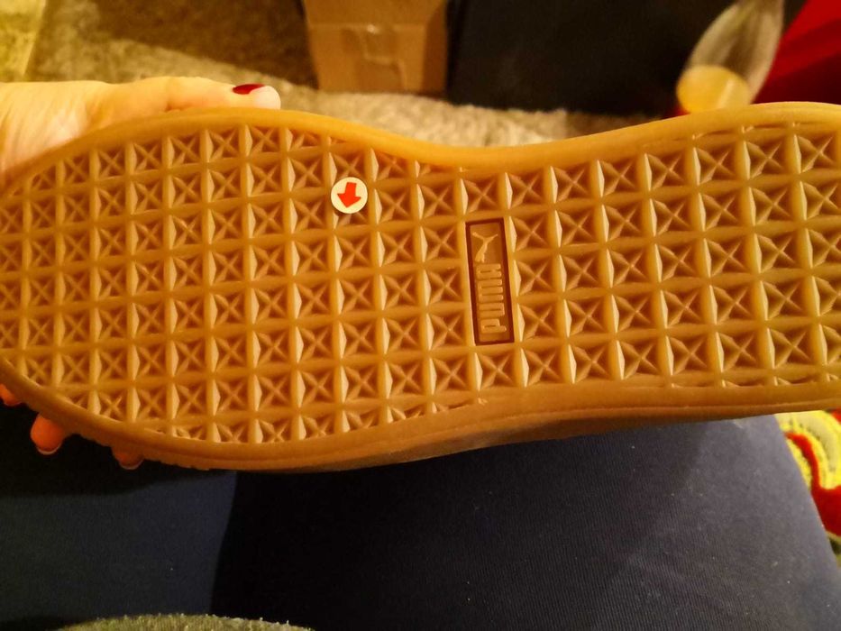 Vand adidasi de dama