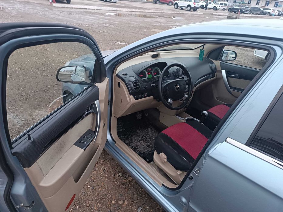 nexia 3 2017 йил  автомат бежевый салон